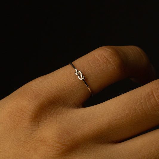 Anillo nudo infinito